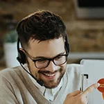 Portrait d’un client avec casque audio